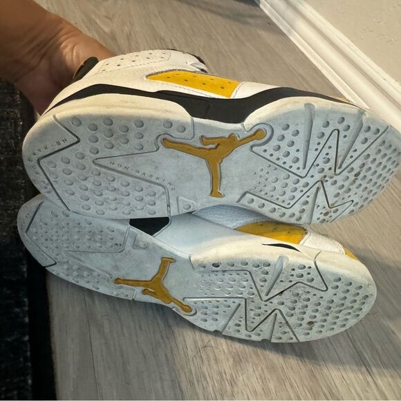 Air Jordan 6 Yellow Ochre Size US 2Y - Picture 5 of 9
